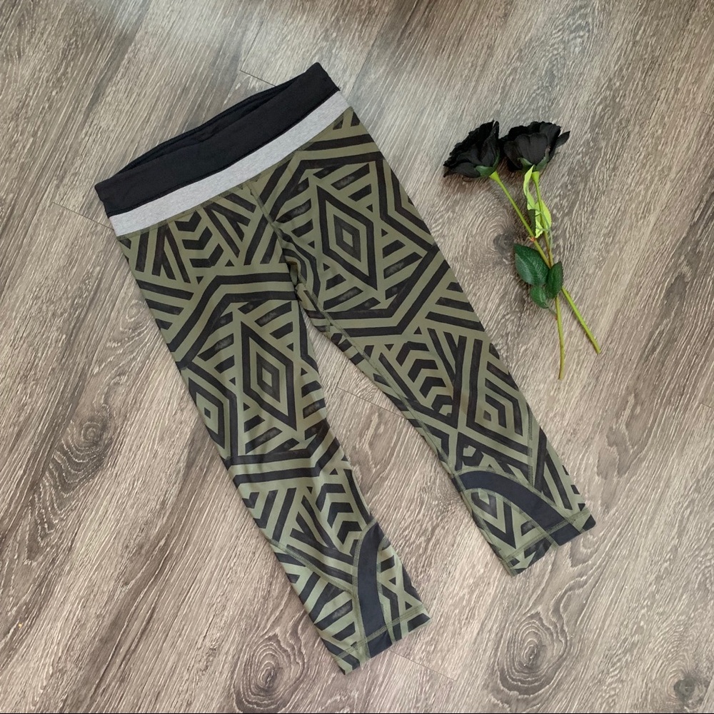 Lululemon Inspire Crop II *Full-On Luxtreme